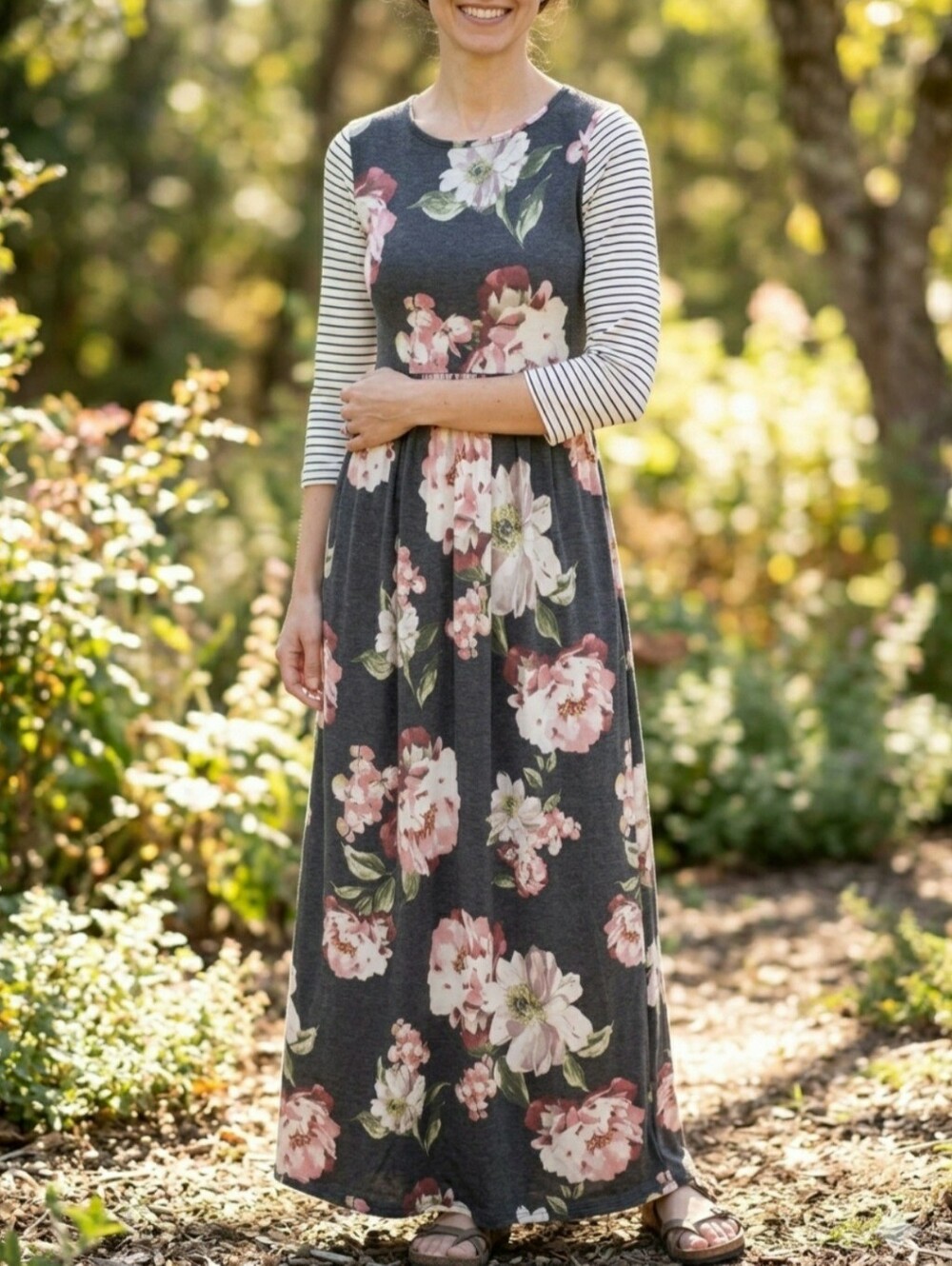 Chris & Carol floral maxi dress Striped Sleeves - Dark Gray & Pink Size Small